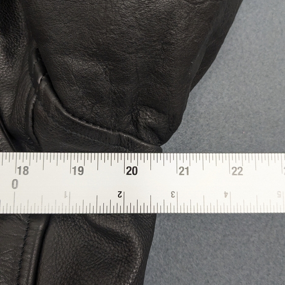 Milwaukee Riders Women's Leather Biker Jacket Size XL Asymmetrical - Picture 3 of 16